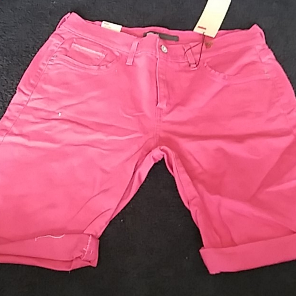 Pink Levi's Bermuda shorts